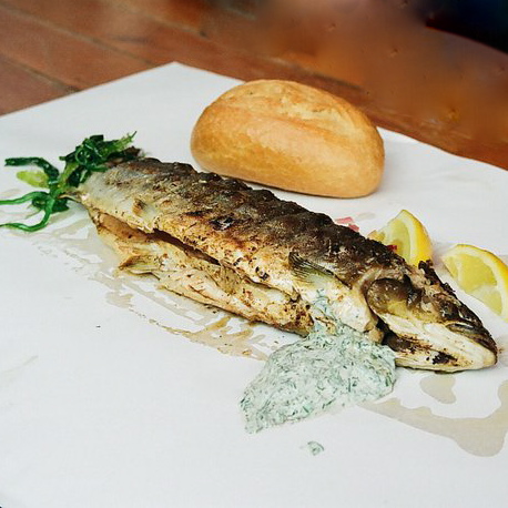 Steckerlfisch-Wochenmarkt-Berlin-Fisch-Grill