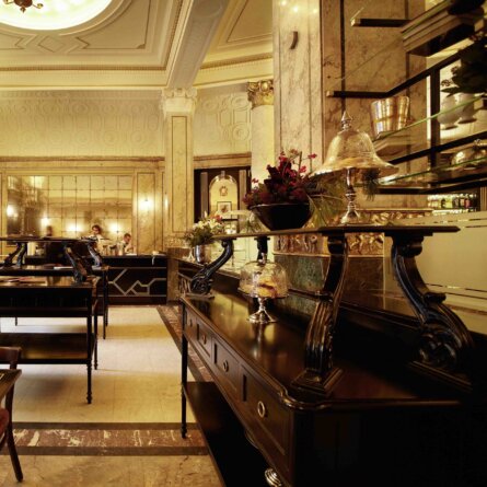 Kaffeehaus-Grosz-Kudamm-Berlin-Entree-2