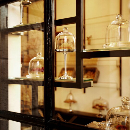 L'OUI-Patisserie-Grosz-Kudamm-Berlin-Seitenfenster