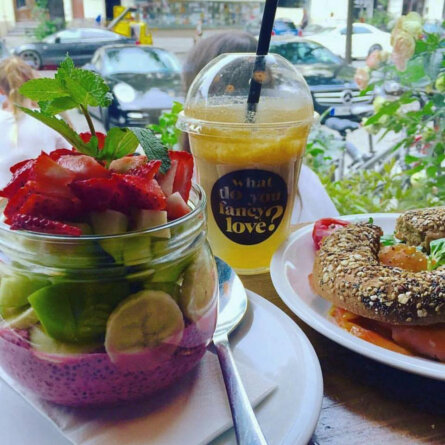 What do you fancy love? Berlin Charlottenburg Saft und Frühstück