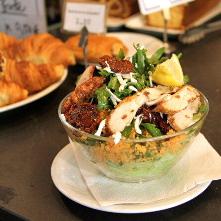 Pure-Origins-Berlin-Salat-Bagels