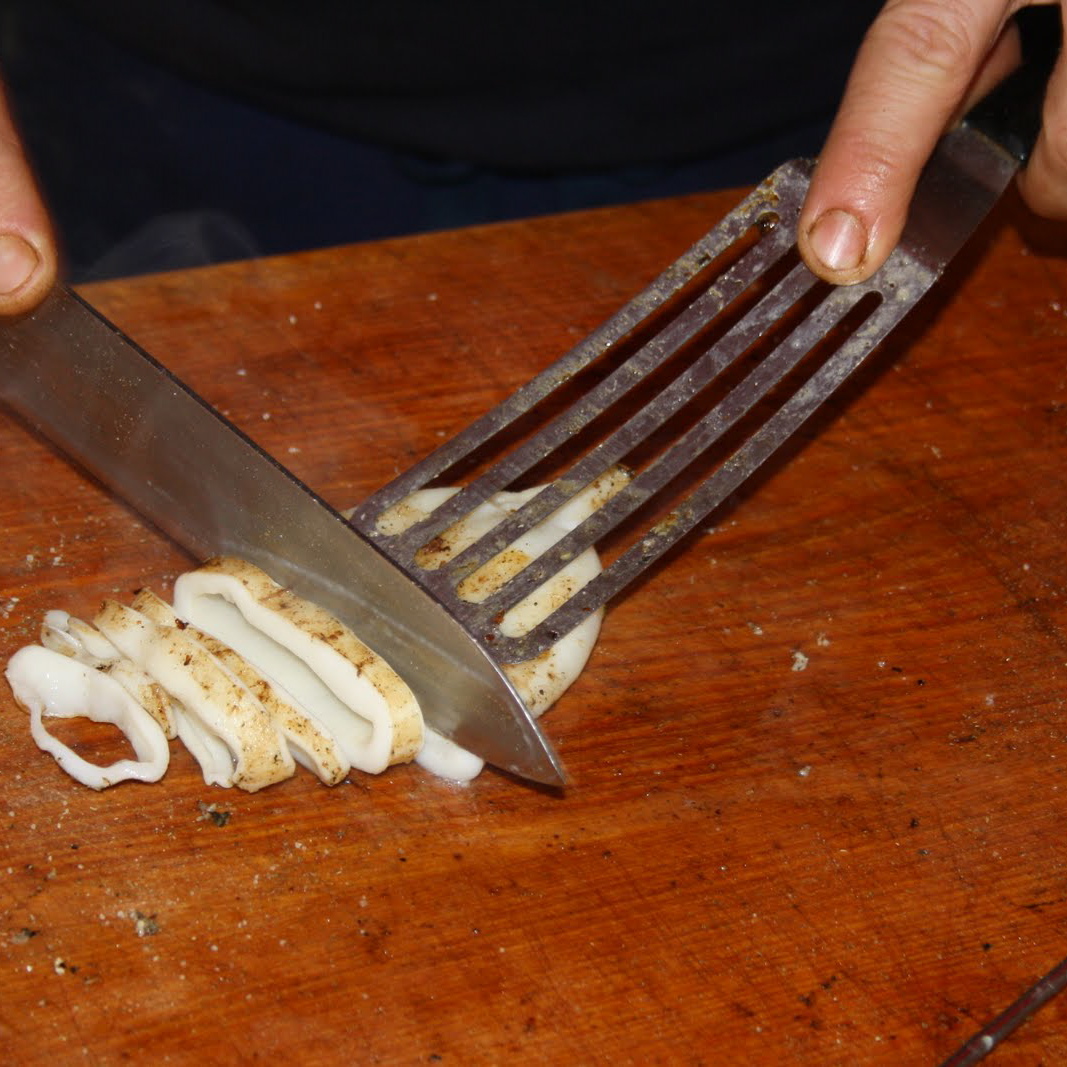 Steckerlfisch-Berlin-gegrillter-Fisch-Markt-3