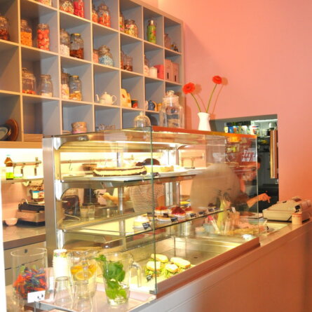 VNapoljonska_Waffeln-Kastanienallee-Berlin-3