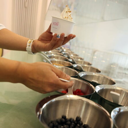 YOLI-Frozen-Yoghurt-Berlin-4
