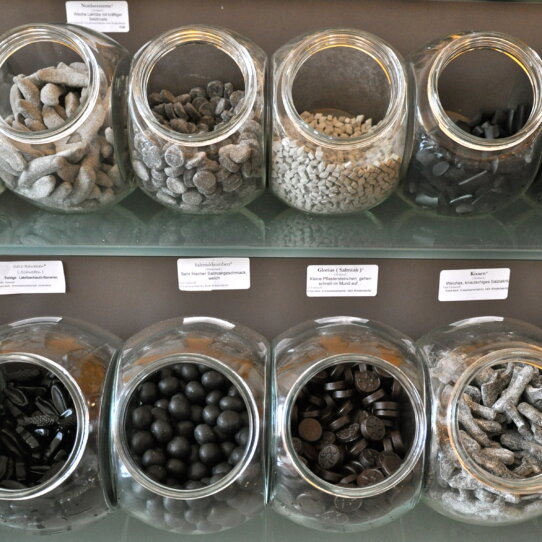 Schwarzes-Gold-Lakritz-Berlin-Wilmersdorf-2 Schwarzes-Gold-Lakritz-Berlin-Wilmersdorf-2