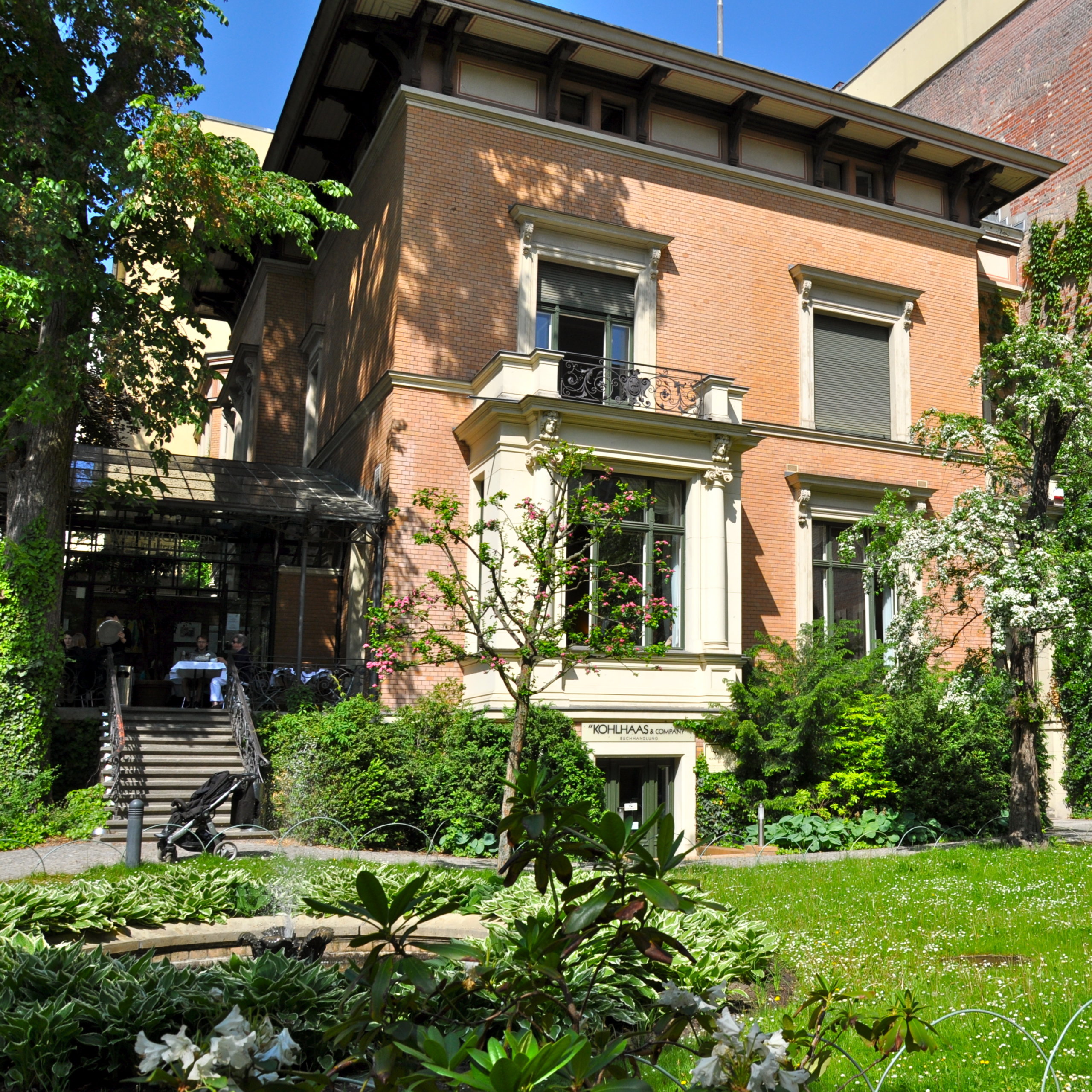 Literaturhaus-Berlin-Wintergarten-Cafe-Fassade