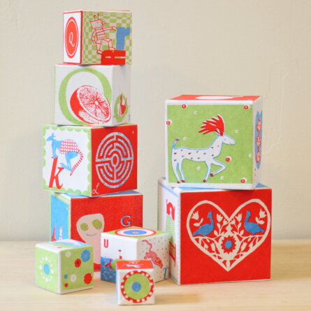 Salon-Elfi-Berlin-Buchsatbenwuerfel