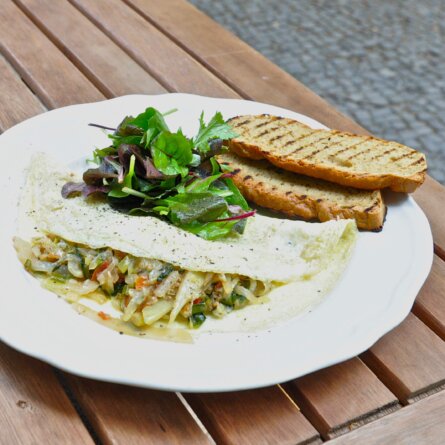 Sauvage-Berlin-Paleo-Restaurant-Fruehstueck-Omlette-Gemuese
