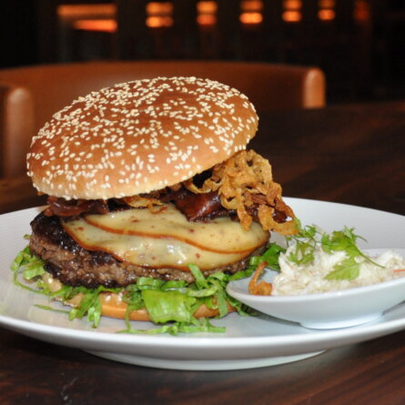 Tizian-Hyatt-Burger-essen-BBQ