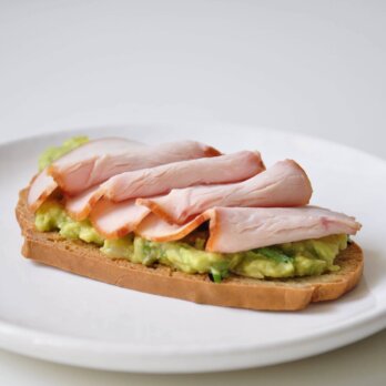 Paleo-Sandwich-Putenbrust-Guacamole Paleo-Sandwich-Putenbrust-Guacamole