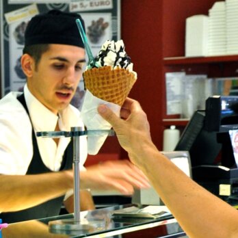 Eisdiele-Potsdamer-Platz-Berlin-Cafe-Gelato Eisdiele-Potsdamer-Platz-Berlin-Cafe-Gelato