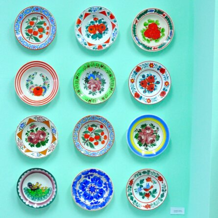 International-Wardrobe-Berlin-Folkloristische-Geschirr