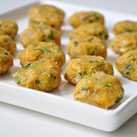Paleo-Rezept-Haenchen-Frikadellen-roh