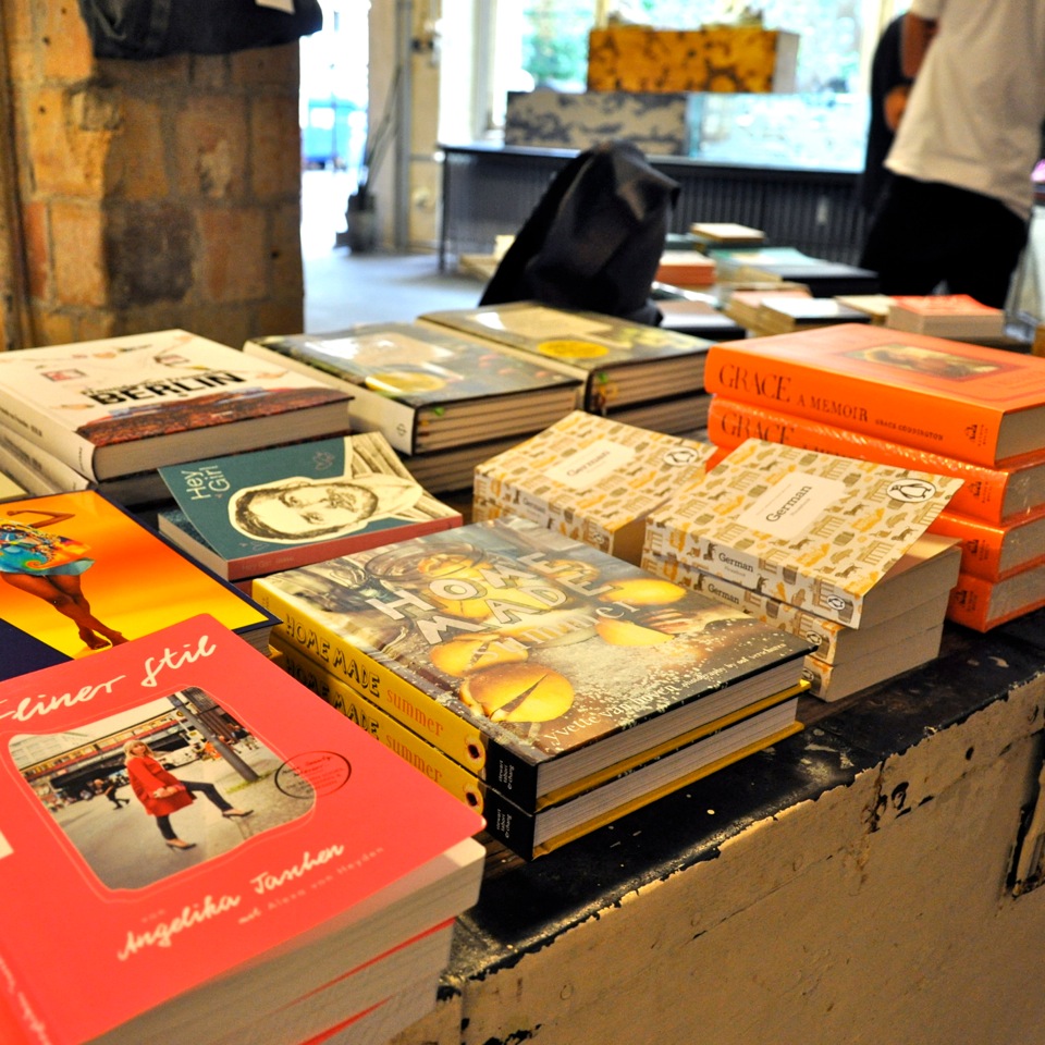 Voo-Store-Berlin-Fashion-Shop-Buecher