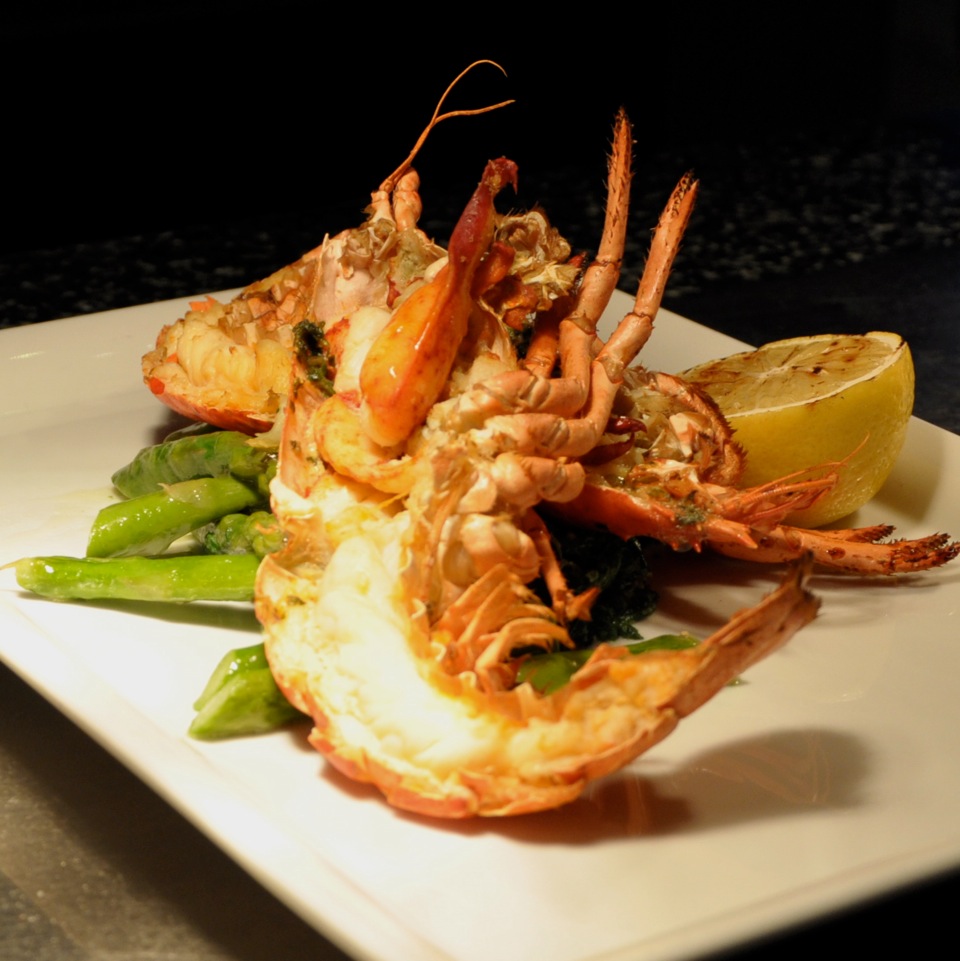 Midtown-Grill-Berlin-Surf-Turf-Hummer