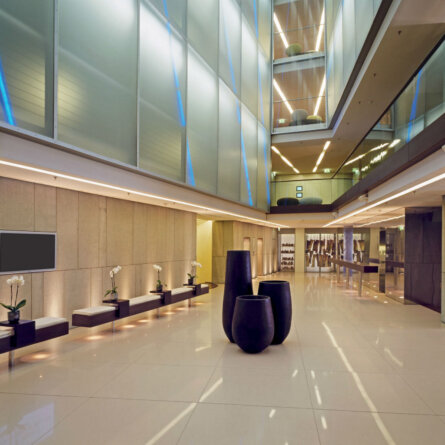 SIDE-Designhotel-Hamburg-Atrium