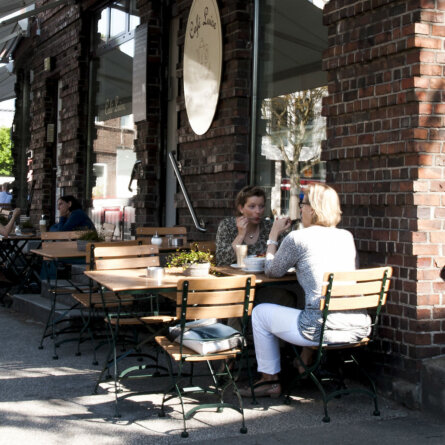 cafe-luise-aussenansicht-copyright-graugans-design