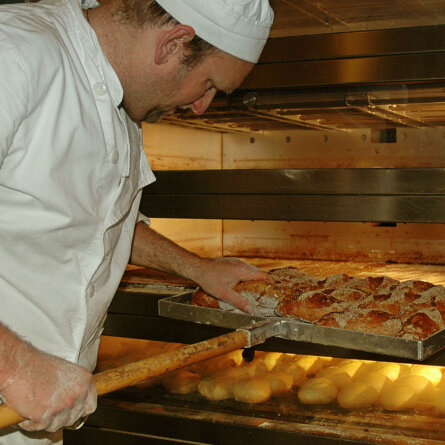 cafe-luise-meister-backstube-copyright-graugans-design