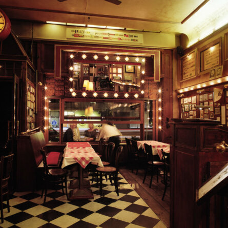 Die Joseph-Roth-Diele an der Potsdamer Straße in Berlin.