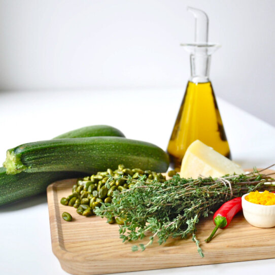 Paleo-Zucchini-Pasta-mit-Pistazien-Pesto-1 Paleo-Zucchini-Pasta-mit-Pistazien-Pesto-1