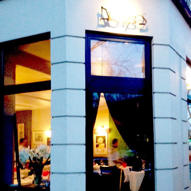 dionysos-griechisch-eimsbuettel-außen