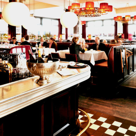 Carls-Brasserie-Hafencity-Tresen