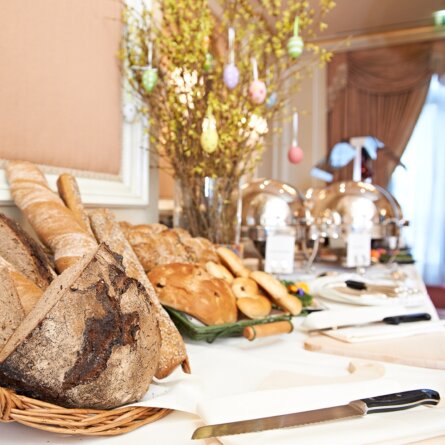 Regent Hotel Berlin Oster Brunch Mitte Brotauswahl