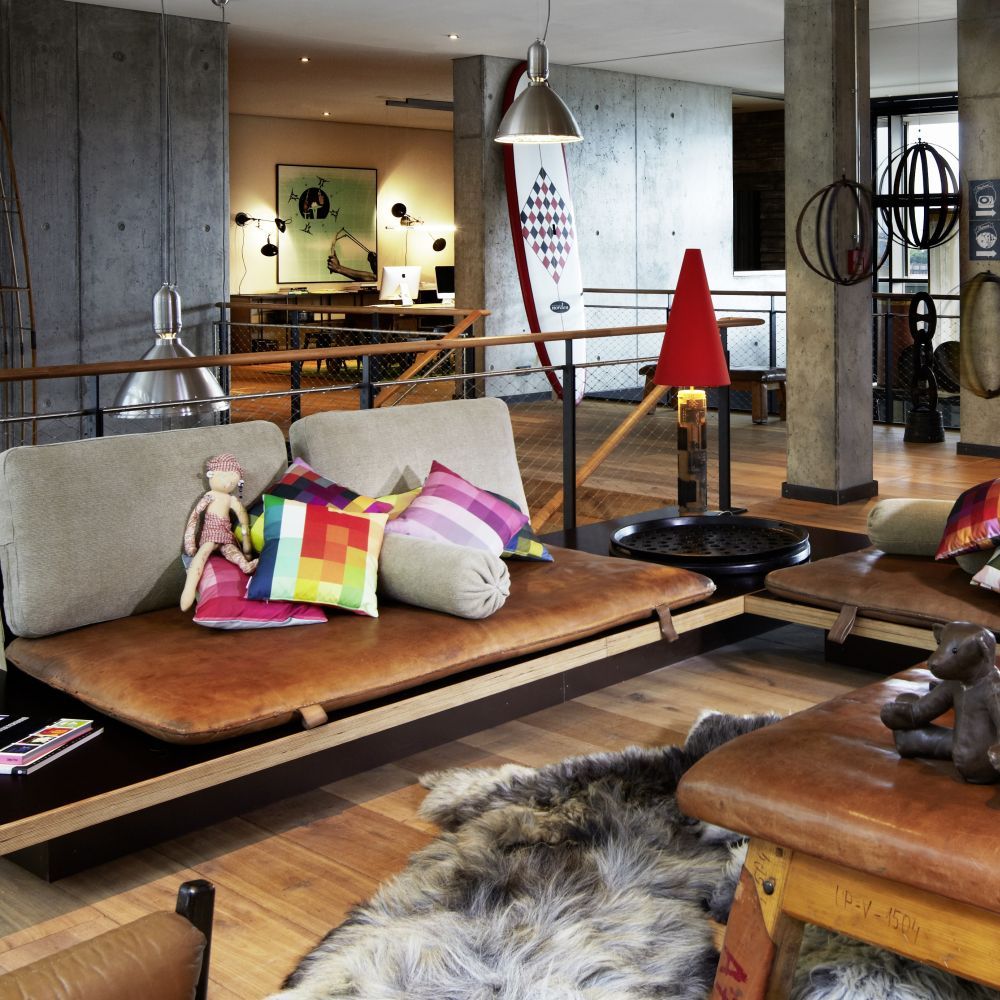 25h-HafenCity-Club-Room