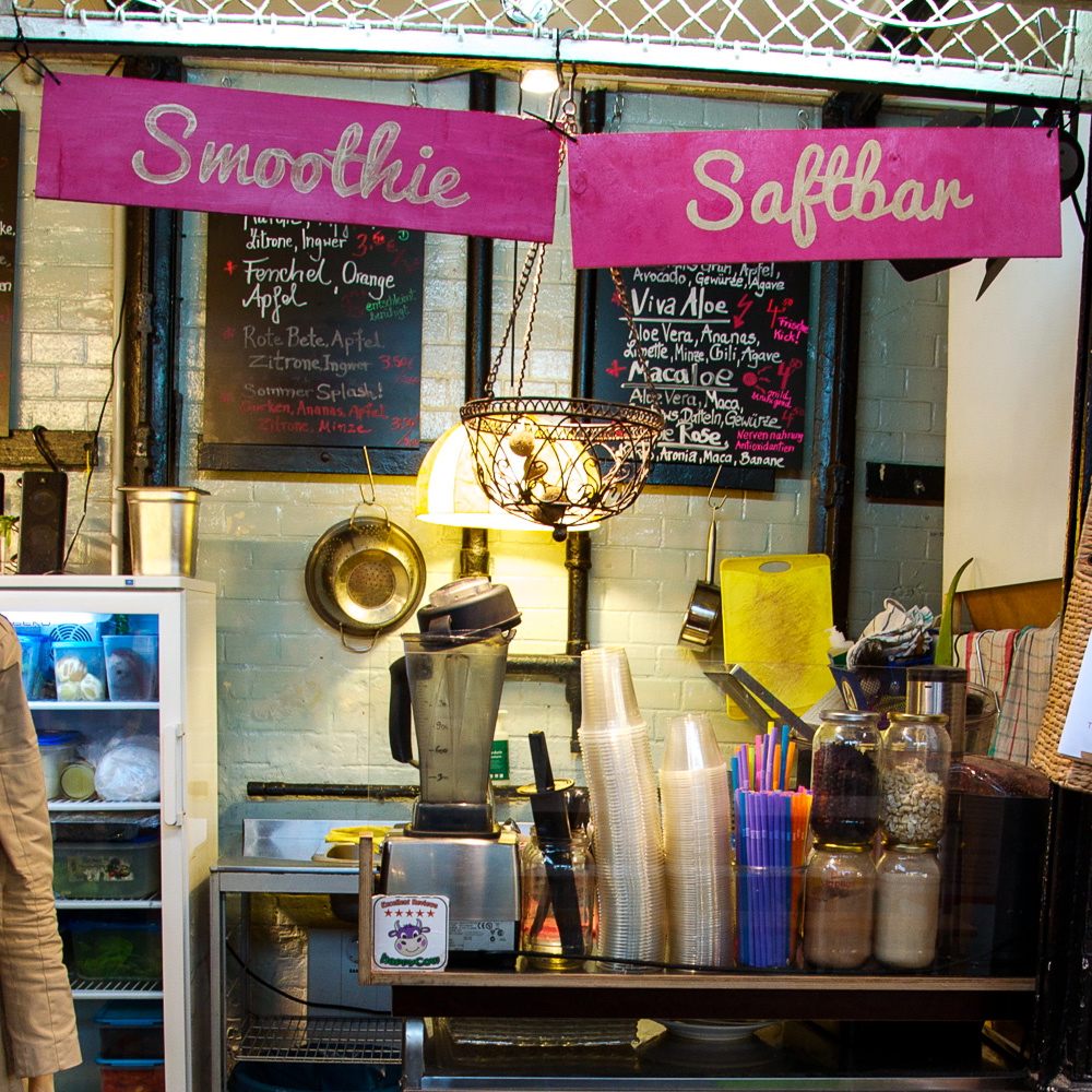 Sun-Day-Burgers-Berlin-Rohkost-Markthalle-Neun-front-1