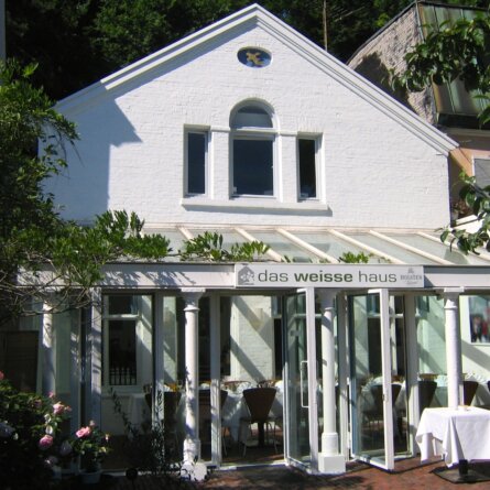 Das Weiße Haus-Restaurant-Elbe-Kapitaenshaus