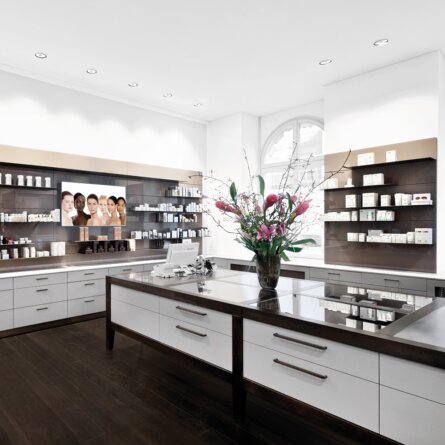 Skin Biology Center-Hamburger Innenstadt-Shop