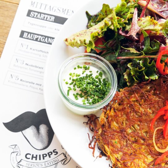 Chipps vegetarisches Restaurant Berlin Mitte Rösti mit Salatbeilage