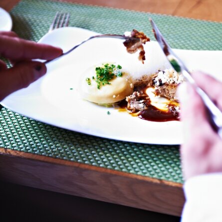 Tschebull Öterreichisches Restaurant Innenstadt Hauptgang