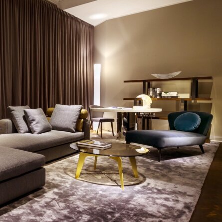 Minotti Showroom Berlin Sofa Sessel Bett Wohnzimmer