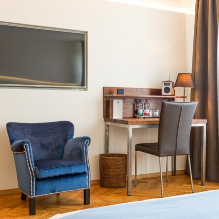 Ni Mo Hotel Zürich Schreibtisch