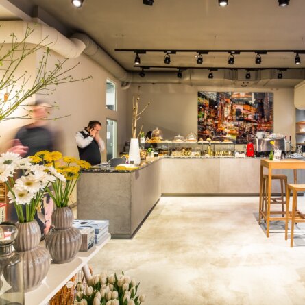 Marco Simonis Wien Feinkostladen Theke