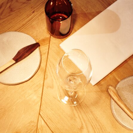 Nobelhart Schmutzig Restaurant Berlin Kreuzberg gedeckter Tisch