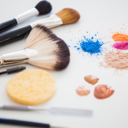 Schminks Hairstyling Make-Up Wien Pinsel