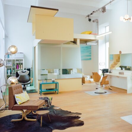 Schminks Hairstyling Make-Up Wien Einrichtung