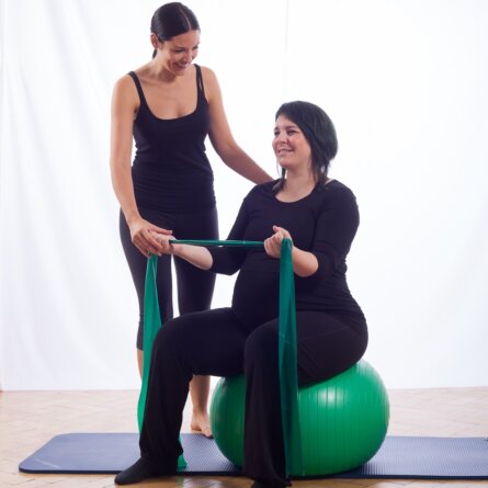 Anna Wolkerstorfer Pilates Wien Gymnastikball