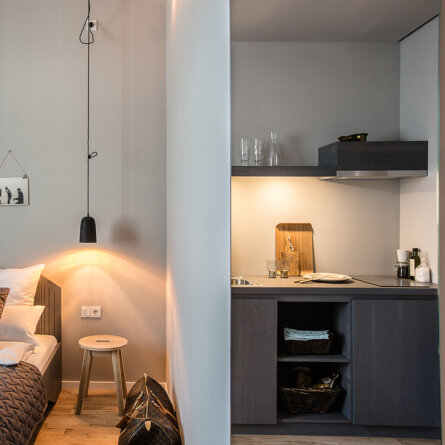 Bold Hotel München Giesing Zimmer mit Küchenzeile