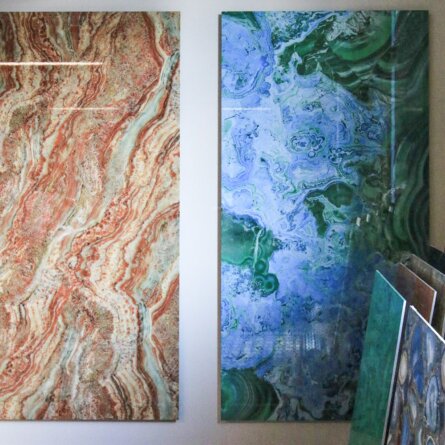 Kerana Fliesen aus Naturstein Stilwerk Berlin gemustert