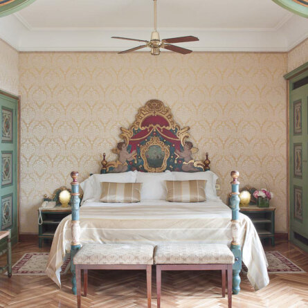 La Gavina Luxushotel am Meer Spanien großes Bett