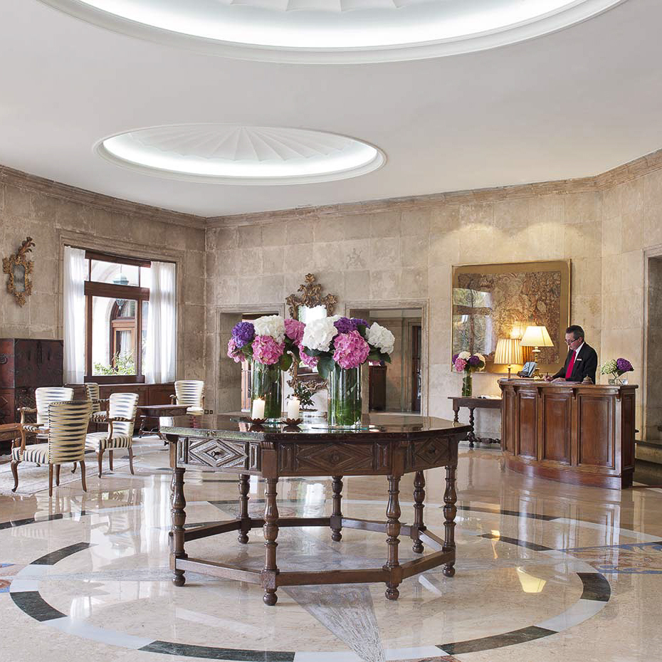 La Gavina Luxushotel am Meer Spanien Rezeption