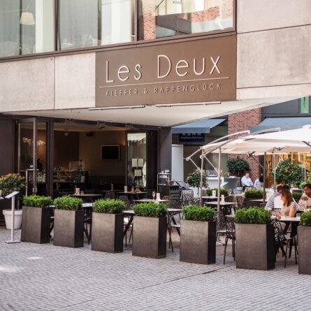 Les Deux München Außenansicht