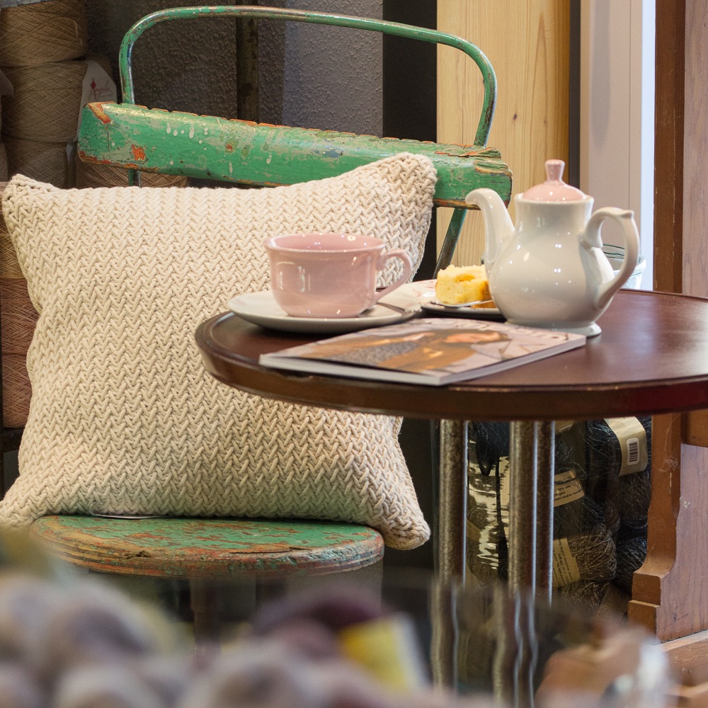 Mercerie Handarbeiten Shop München Café Tisch