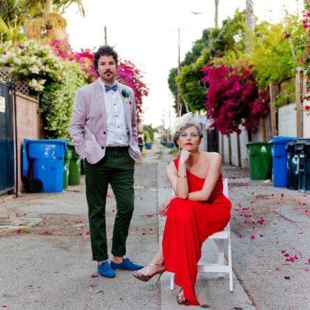 belle and sass Hochzeit Fotografie Stuhl