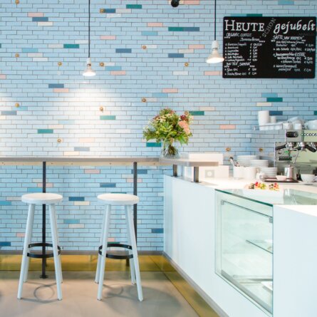 Jubel Feine Patisserie Hufelandstraße Berlin Tresen