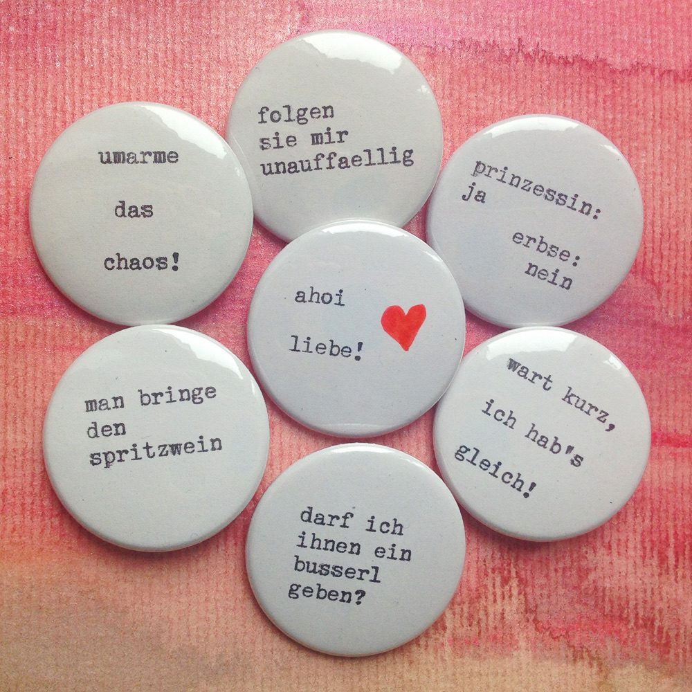 Wortfachgeschäft Nicola Gold Wien Buttons