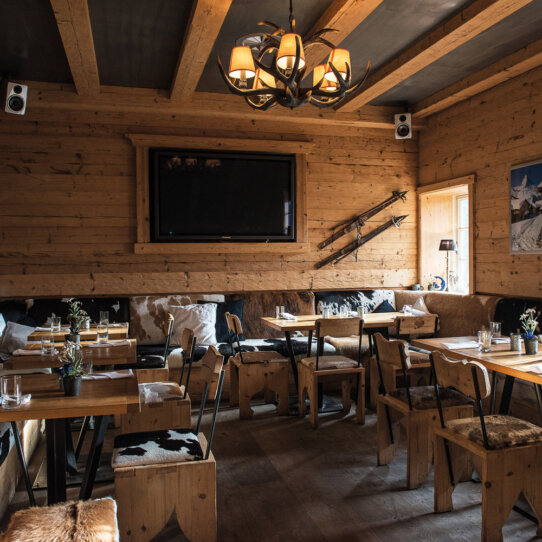 Stocks Kaminstube Hamburg Tische Stocks Kaminstube Hamburg Tische